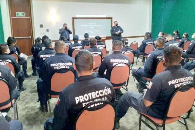 Profesionalizan a elementos policiacos
