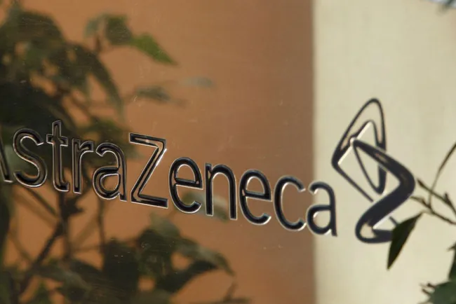 Reconoce laboratorio error en vacuna