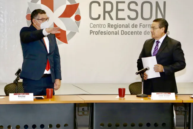 Toman protesta a Rector de Creson