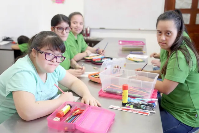 Realizan inscripciones “Manos a la Vida”