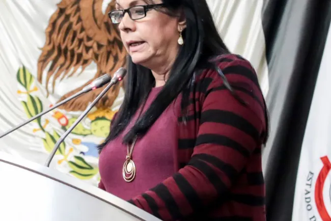 Exige cumplir contrato en desaladora de Peñasco