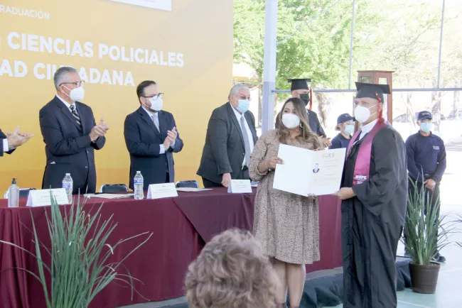 Egresan licenciados policiales