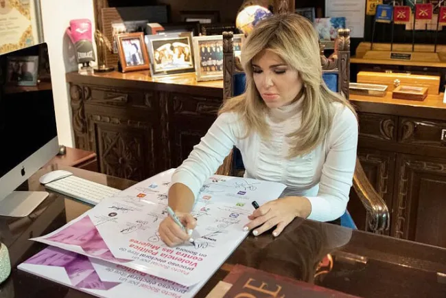 Firma Gobernadora pacto social electoral