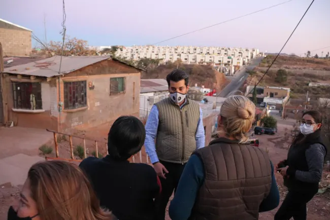 Entrega
Alcalde calles pavimentadas
