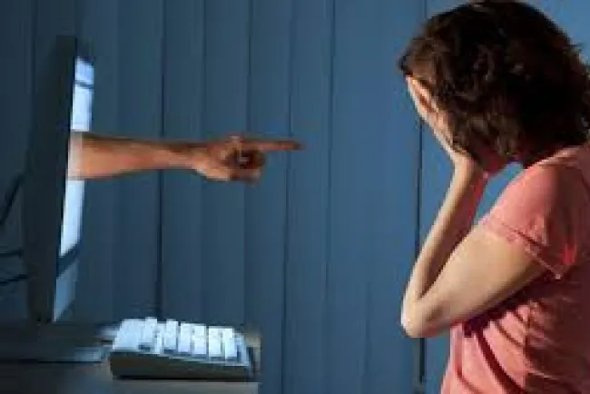 Influyen redes sociales en intentos de suicidio de menores: Especialista