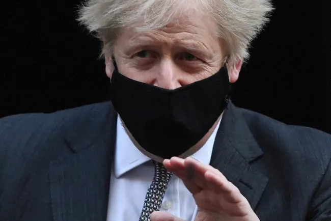 Reino Unido liga nueva cepa de covid con mayor mortalidad