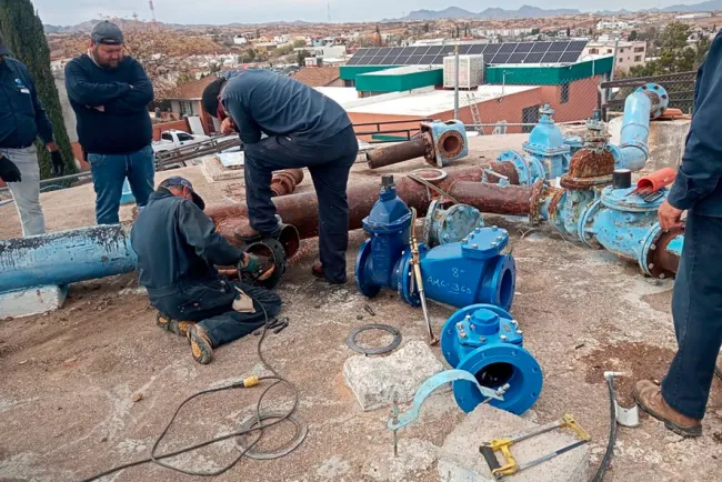 Mantenimiento a líneas de suministro.