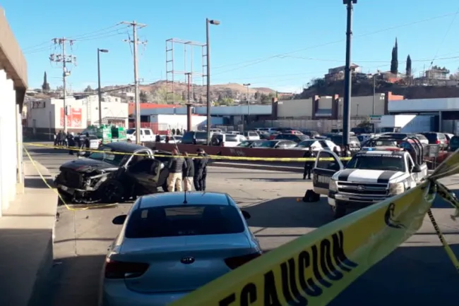 Balean a conductor en persecución e Nogales