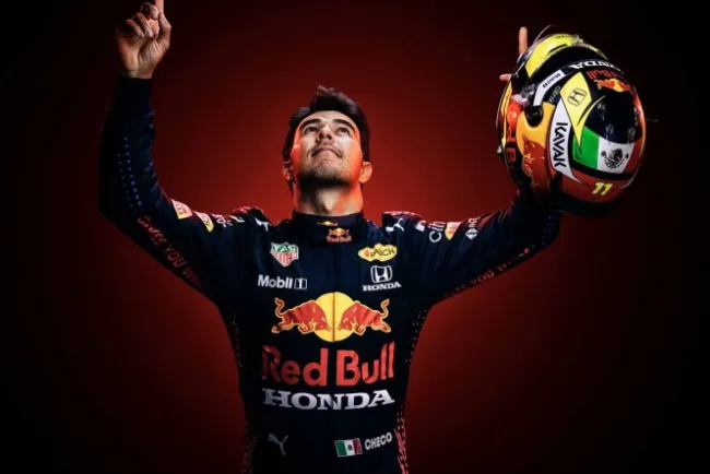 ‘Checo’ Pérez correrá el sábado con el RB16B