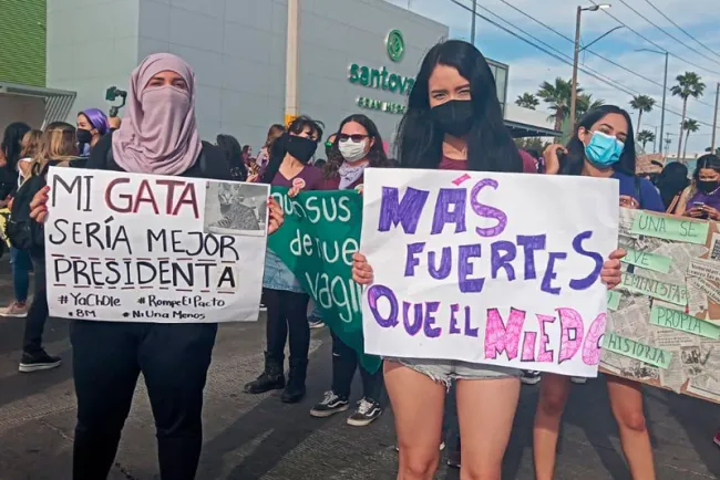 Marchan en Hermosillo, Piden mujeres alto a violencia de género