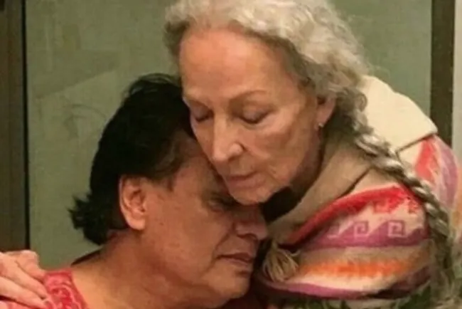 Juanga 'llora' por la muerte de su gran amiga Isela Vega