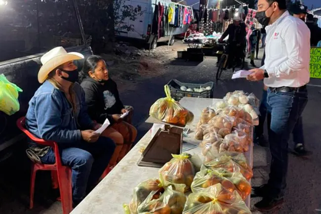 Ofrece Temo Galindo créditos a comerciantes