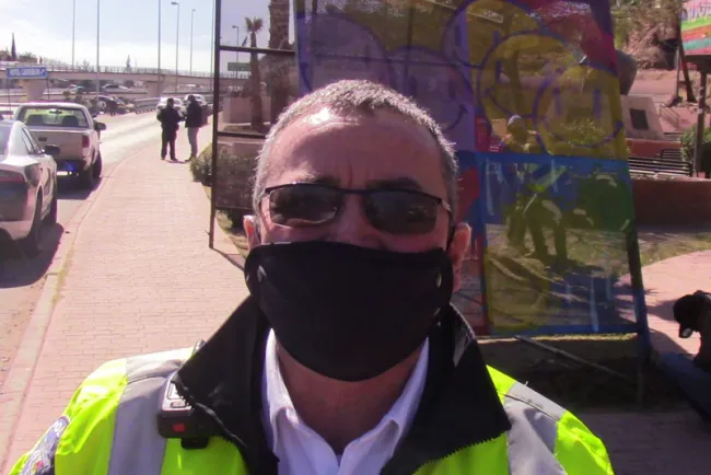 Participan jóvenes en actividad ciclista