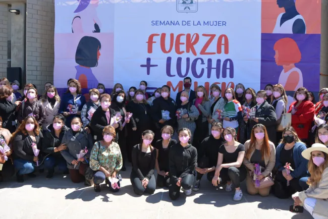 Reconoce Gobierno Municipal a mujeres