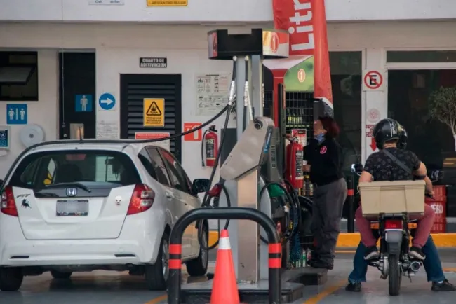 Indaga Profeco alza injustificada al precio de las gasolinas