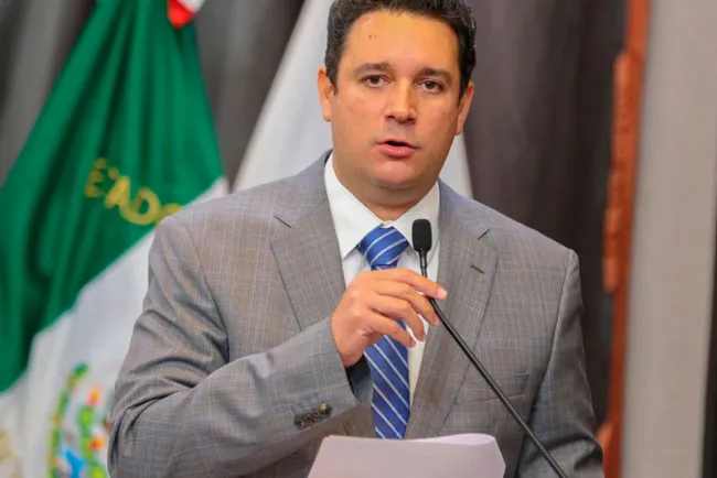 Profesionalizarán a servidores públicos