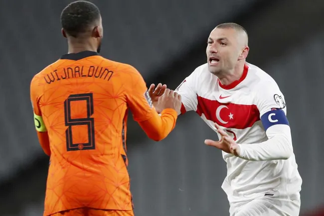 Holanda la pasa mal en su inicio rumbo a Qatar 2022