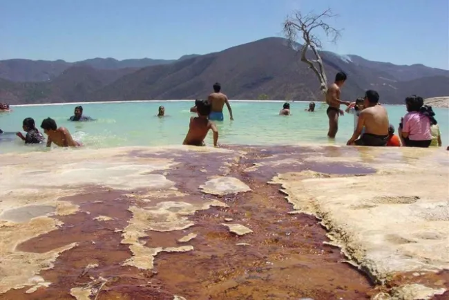 Hierve el Agua cierra sus puertas al turismo