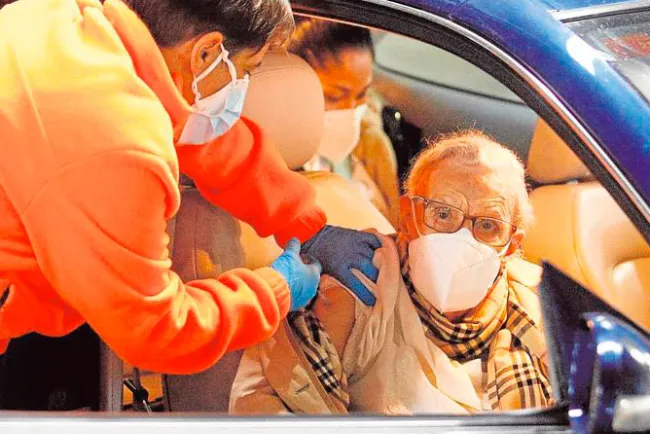 Vacunarán en automóvil en Estadio Sonora y Unison: Clausen
