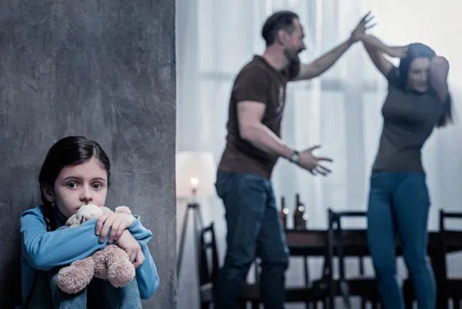 Delitos familiares deben seguirse de oficio