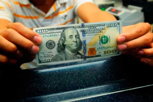 Pega al peso proyecto de reforma a Ley de Hidrocarburos