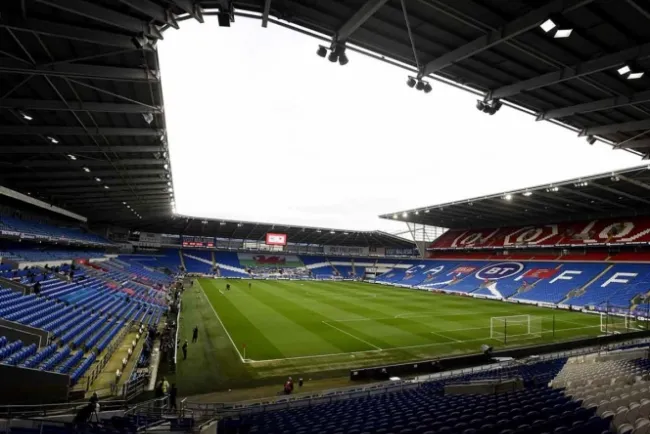 UEFA abre puertas; fin al límite de un 30% de público