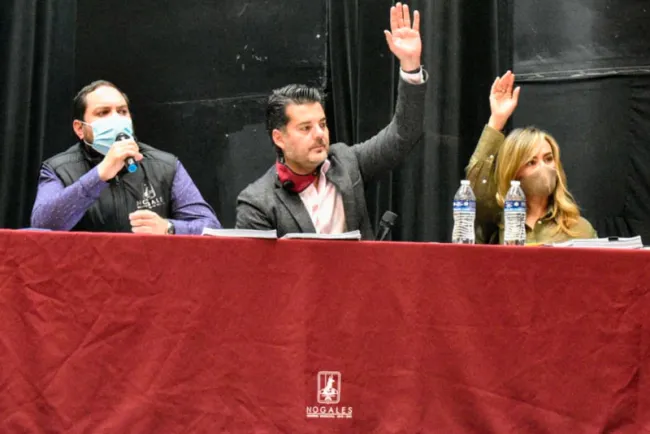 Dan ultimátum por Centauro de la Frontera