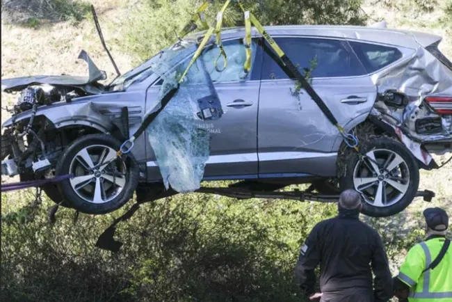 Tiger Woods manejaba a velocidad peligrosa: 140 km/h