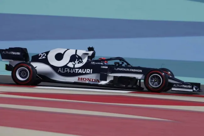 Rebasó a Fernando Alonso y trató de imitarlo