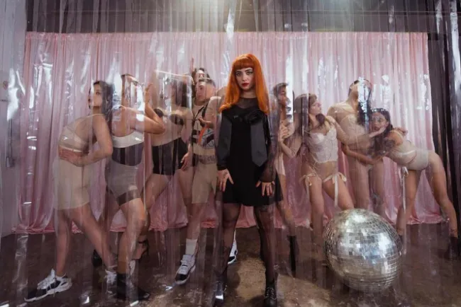 ¿Mon Laferte reivindica el feminismo en sus canciones?