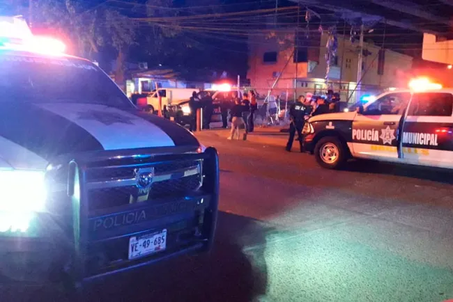 Ejecutan a policía en unidad deportiva