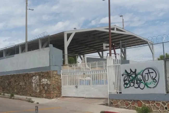 Reparan tejabanes escolares que colapsaron por nevadas