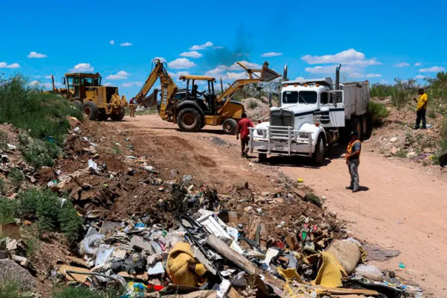 Atacan basureros clandestinos