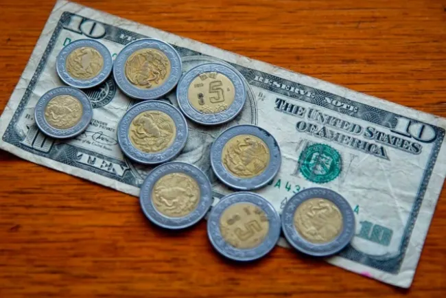 Sigue buena racha del peso; se cotiza en $19.82 por dólar