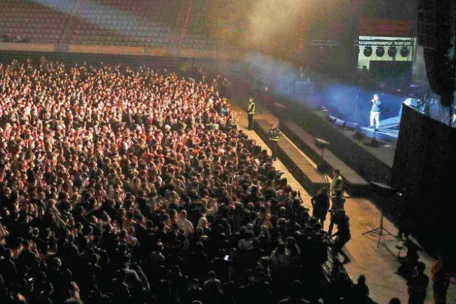 Sin contagios tras concierto Love of Lesbian con 5 mil personas