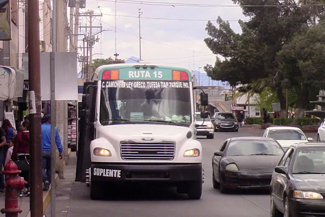 Pandemia afecta transporte urbano