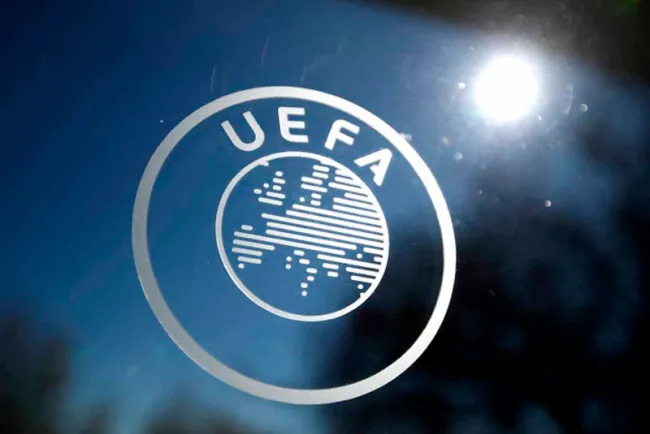 La UEFA se une al boicot de redes sociales