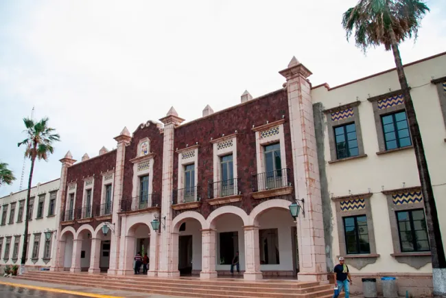 Reciben alumnos de la Unison reconocimiento de Ceneval