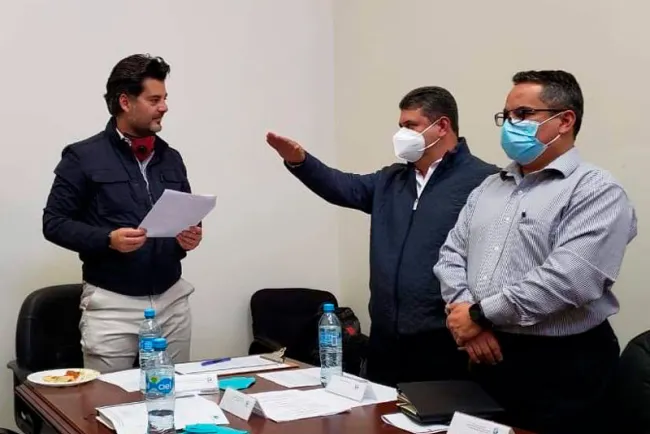 Rinde protesta nuevo titular del Oomapas