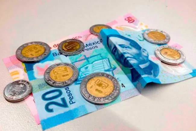 Pierde el peso y ahora se cotiza por arriba de los $20 por dólar