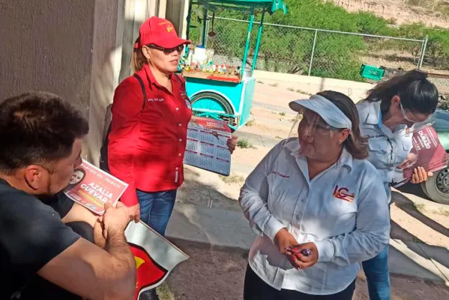 Recibe Calderón apoyo de vecinos