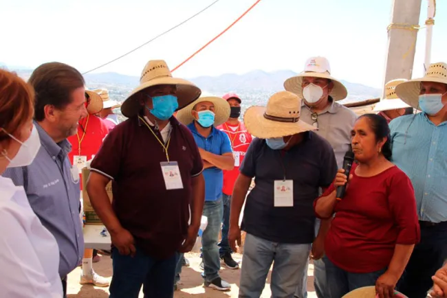 Escucha Freig necesidades de comunidad Mazahua