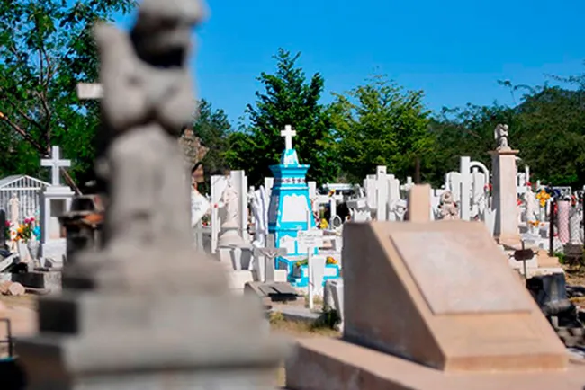 Panteones operaran con aforo del 50% en Día de las Madres