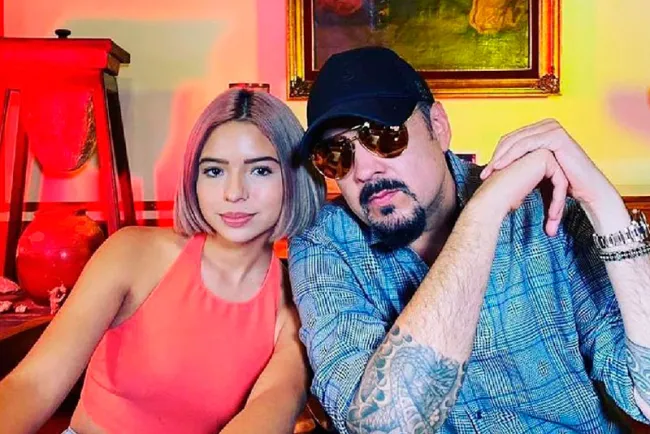Pepe Aguilar reconoce que Ángela Aguilar "la regó" al entonar el Himno Nacional