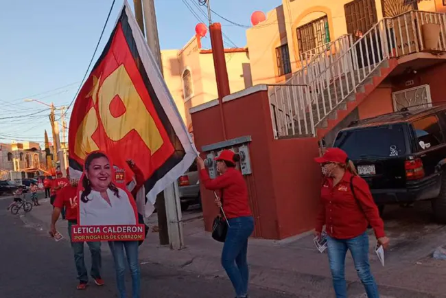Sigue Leticia Calderón campaña casa por casa