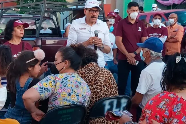 Apoyan fraccionamientos a Juan Gim Nogales