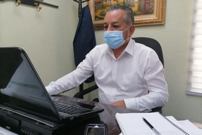 Canaliza AMS Index 8 mil 500 dólares en becas educativas