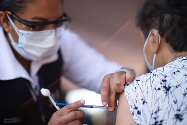 Permite vacuna erradicar virus