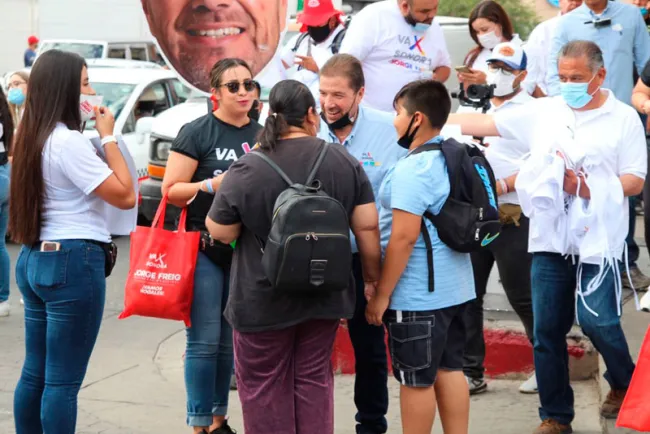 Respaldan comerciantes y empresarios a Freig Carrillo