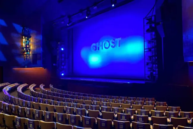 Uno se sorprende como niño, la magia envuelve el ambiente: Ghost, el musical